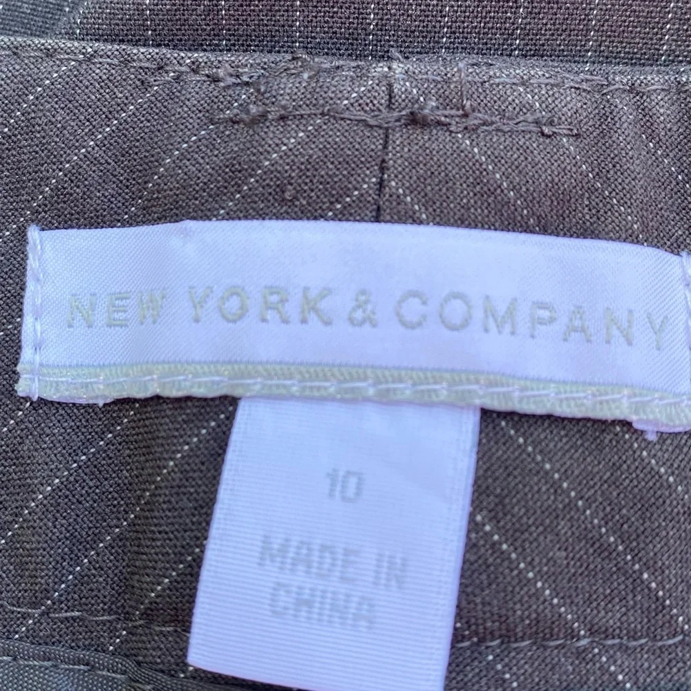 NEW YORK & COMPANY Elegant Brown & Tan Pinstripe Trousers, Size: 10